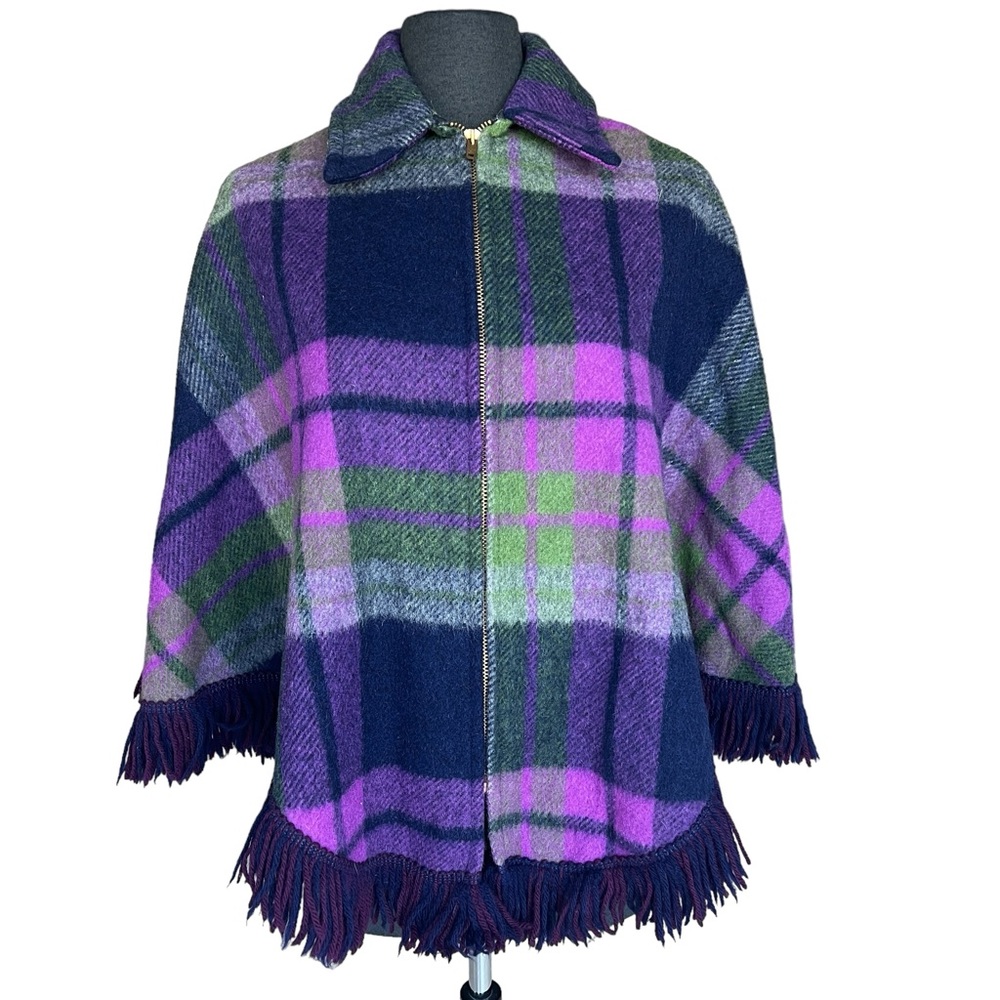 VINTAGE PIONEER WEAR Albuquerque USA 100% Wool zipper cape small fringe detail